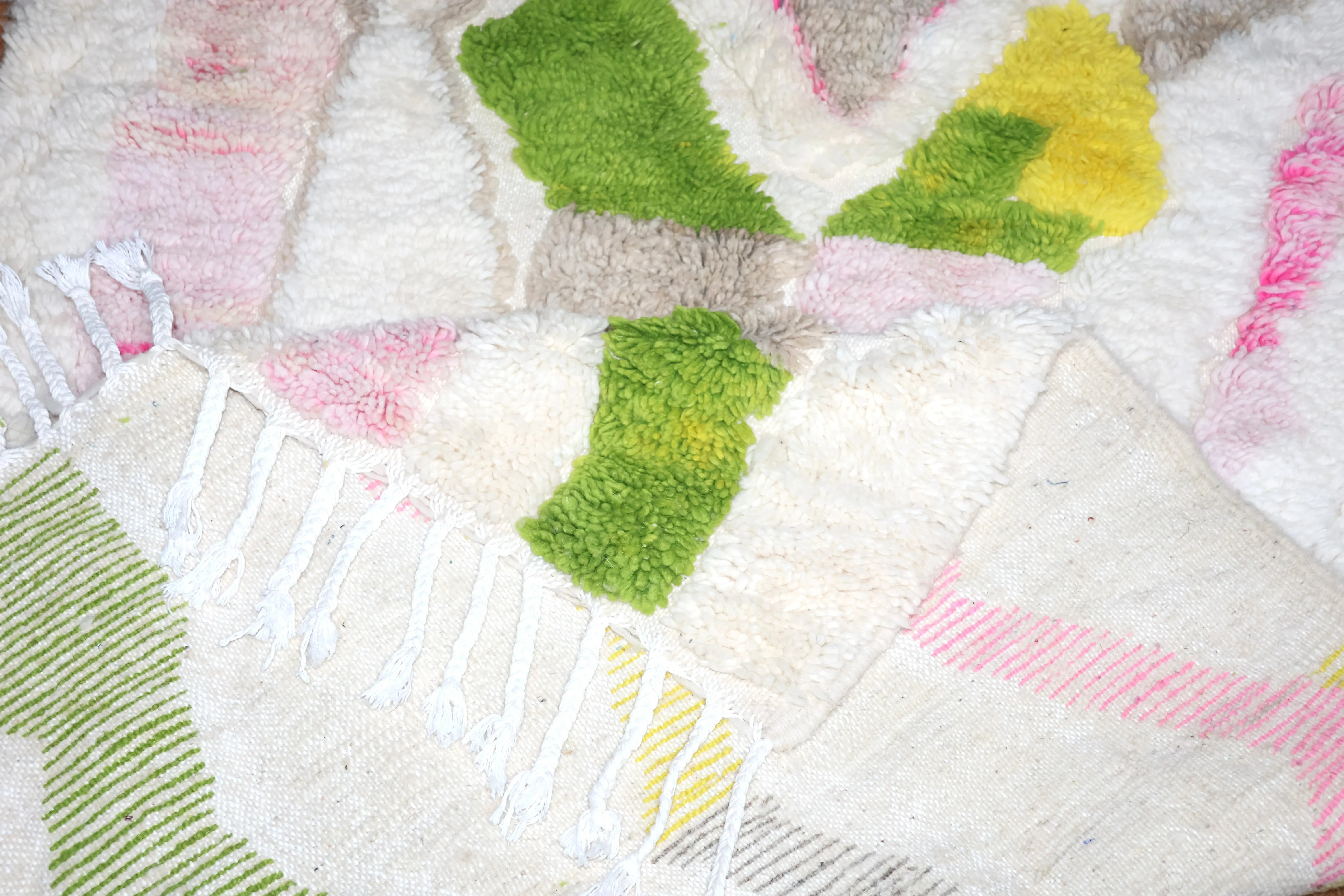Tapis berbère Boujaad — Jungle Pastel vue 3