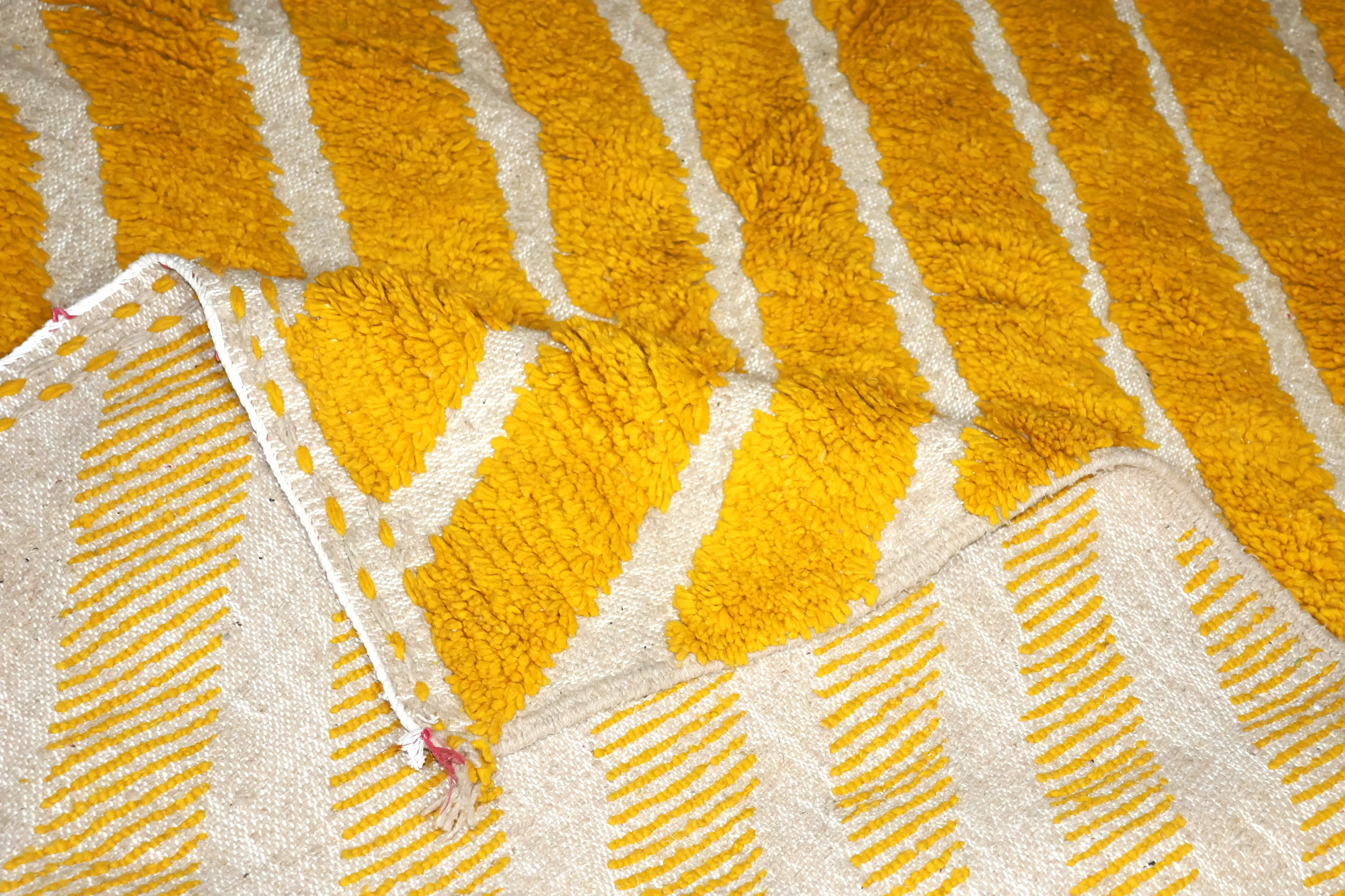 Tapis berbère Beni Ouarain — Rayons de Curcuma vue 3