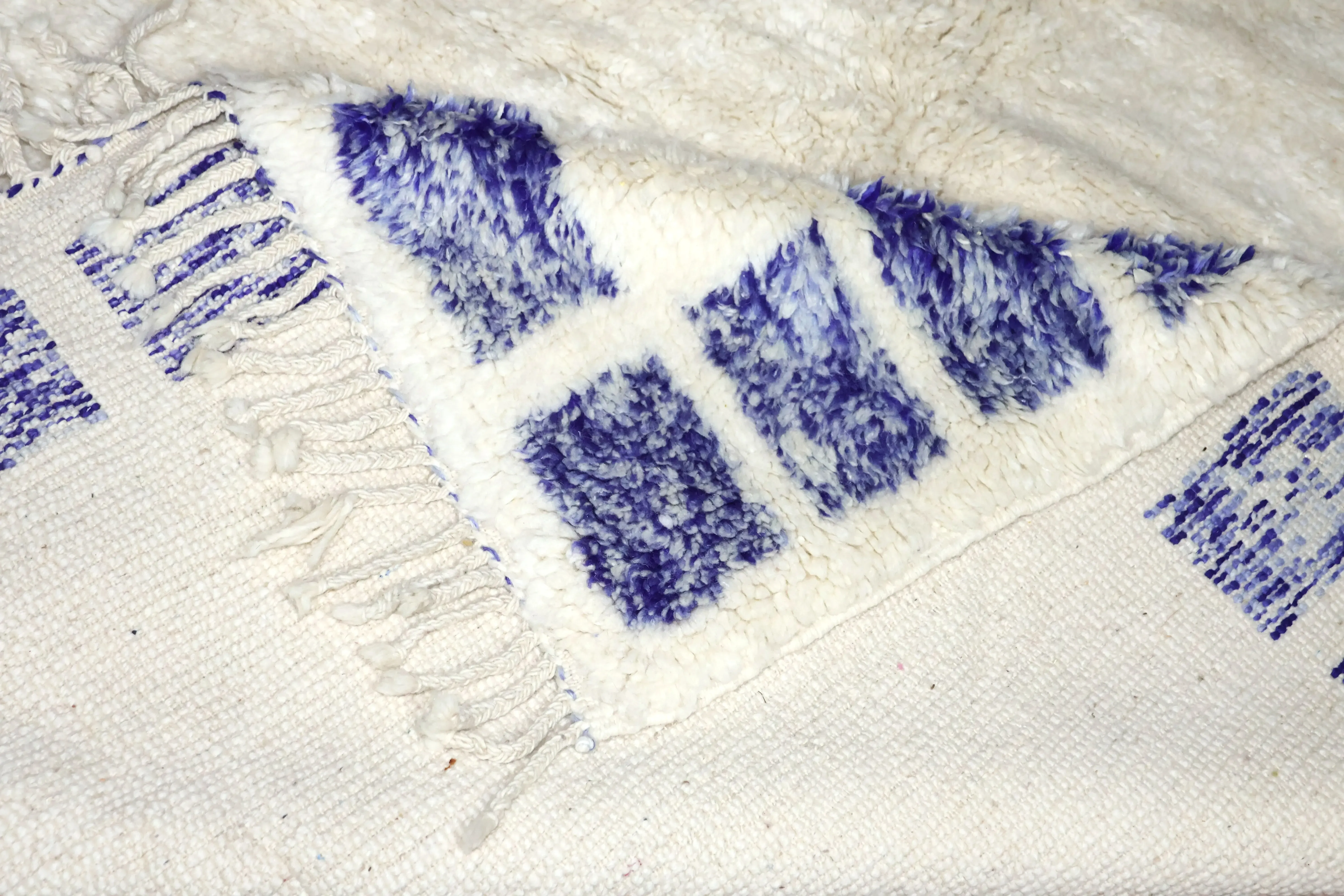 Tapis berbère Mrirt — Bordures Indigo vue 3