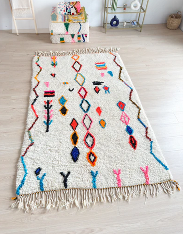 Tapis berbère Azilal – Tapis marocain coloré en laine fait main (160x250 cm)