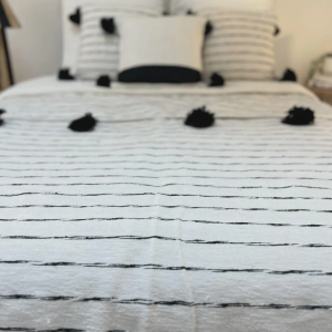 Couvre lit berbère en laine fait main (300x200 cm)