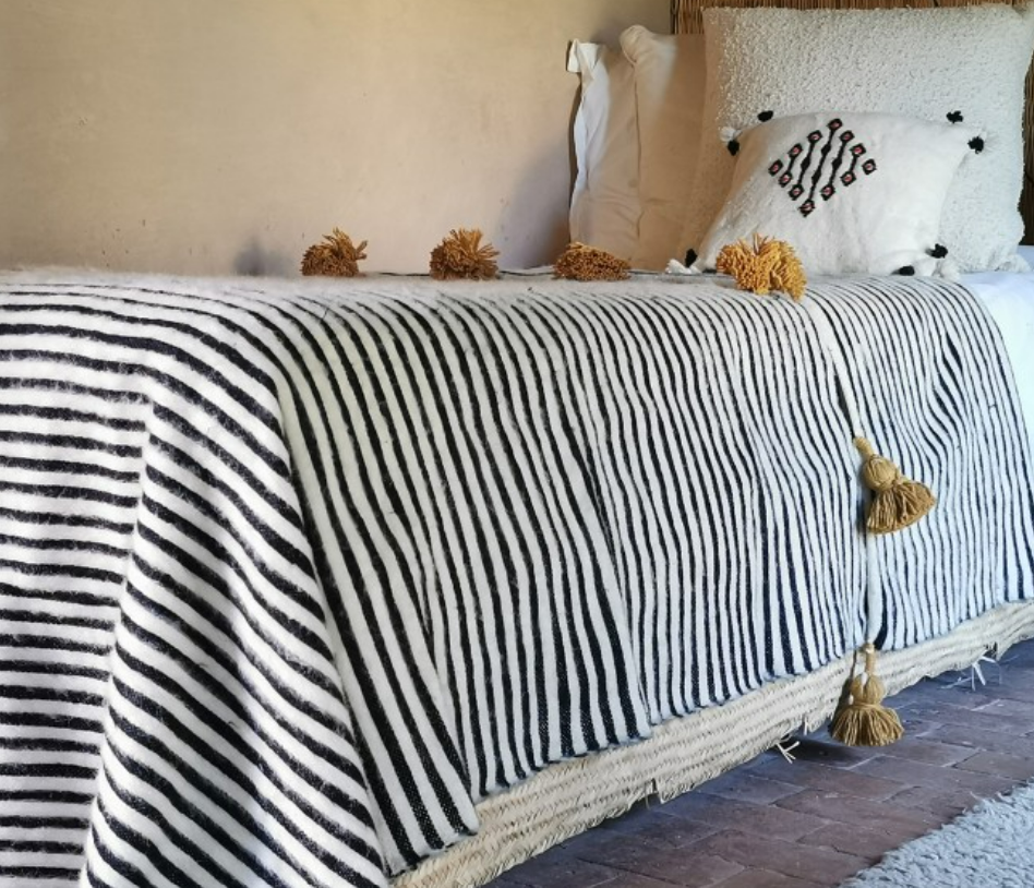 Couvre lit berbère en laine fait main (300x200 cm)