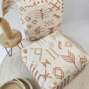 Pouf berbère en laine fait main (60x60 cm)